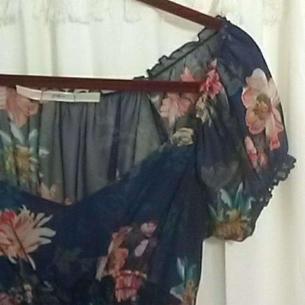 Gibson flowery blouse sz med